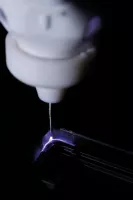 182clone_Bild_2_PiezoBrush_PZ3_Plasmabehandlung_Nadel_for_online